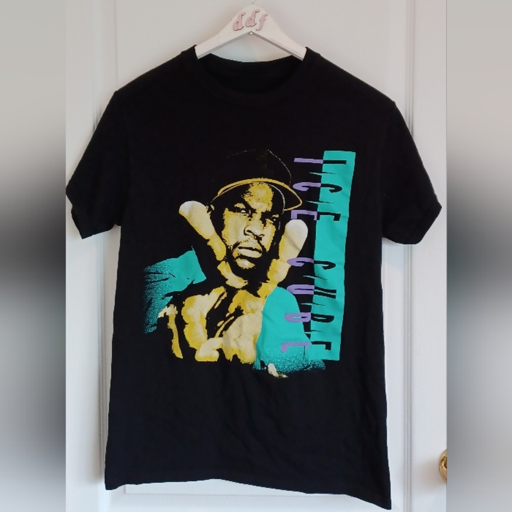 Pre-Loved Ice Cube Peace T-Shirt Small 100% Cotton Vivid Graphic Colors
